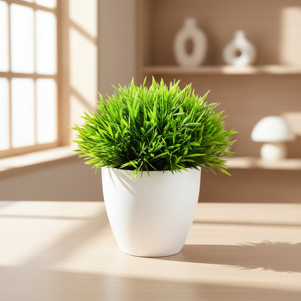 Petite plante artificielle en pot.