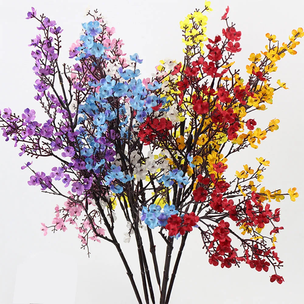 Petit bouquet de fleurs artificielles.