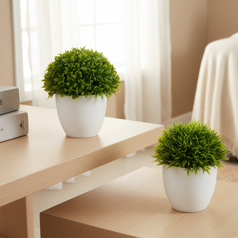 Petite plante artificielle en pot